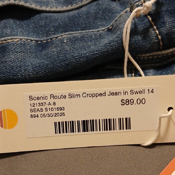 78&Sunny Scenic Route Slim Cropped Jean - Picture 2 of 8